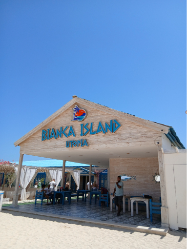 Hurghada: Excursie cu barca pe insula Bianca cu snorkeling și bufet suedez