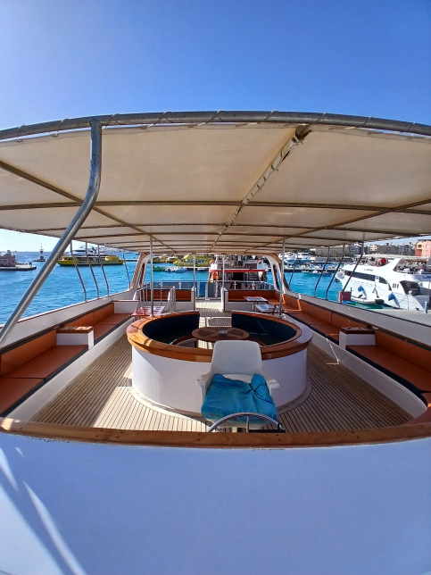 HURGHADA: Excursie cu barca pe HULA HULA și ORANGE BAY – 2 insule într-o singură zi