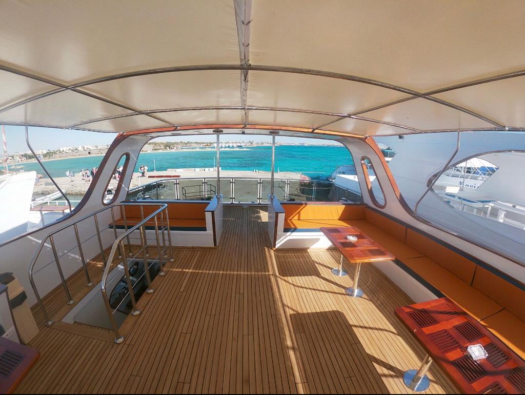 HURGHADA: Excursie cu barca pe HULA HULA și ORANGE BAY – 2 insule într-o singură zi