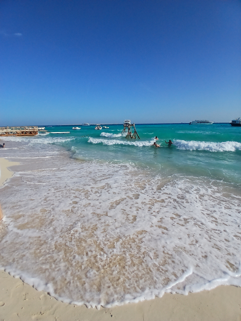 HURGHADA: Excursie cu barca pe HULA HULA și ORANGE BAY – 2 insule într-o singură zi