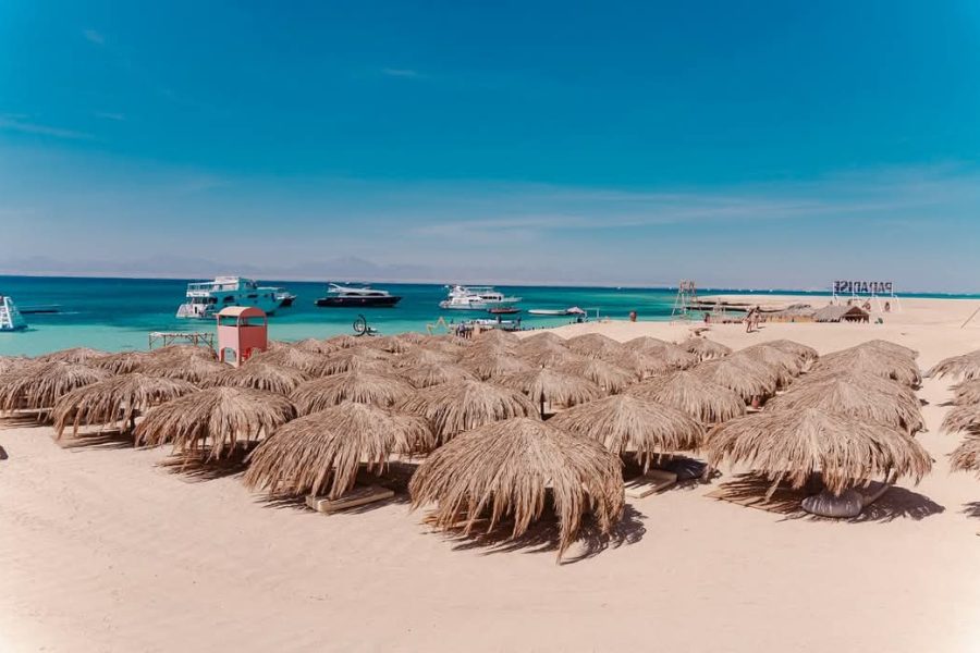 Hurghada: Excursie cu barca pe insula Paradis cu snorkeling și prânz