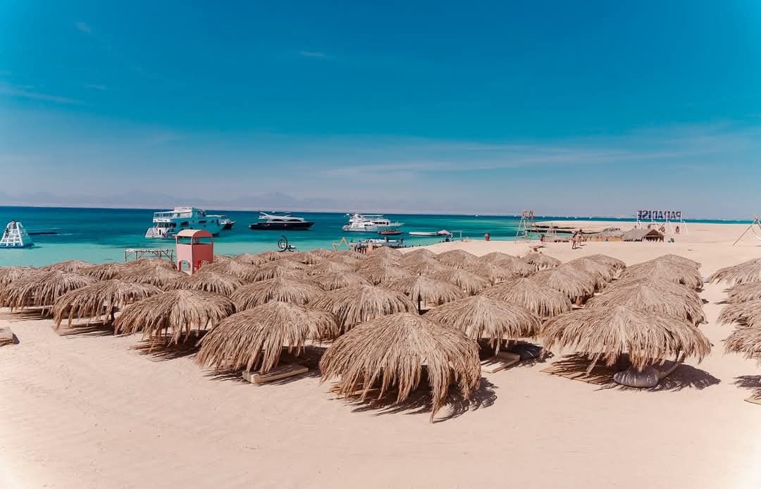 Hurghada: Excursie cu barca pe insula Paradis cu snorkeling și prânz