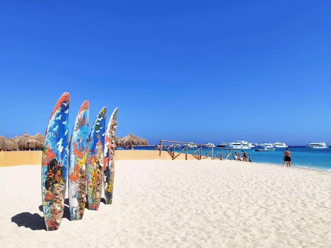 Hurghada: Excursie cu barca pe insula Paradis cu snorkeling și prânz