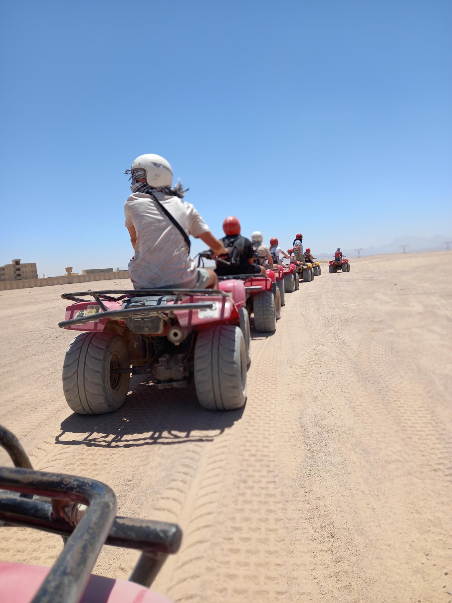 Hurghada: SUPER SAFARI – ATV, Buggy, Jeep cu cină
