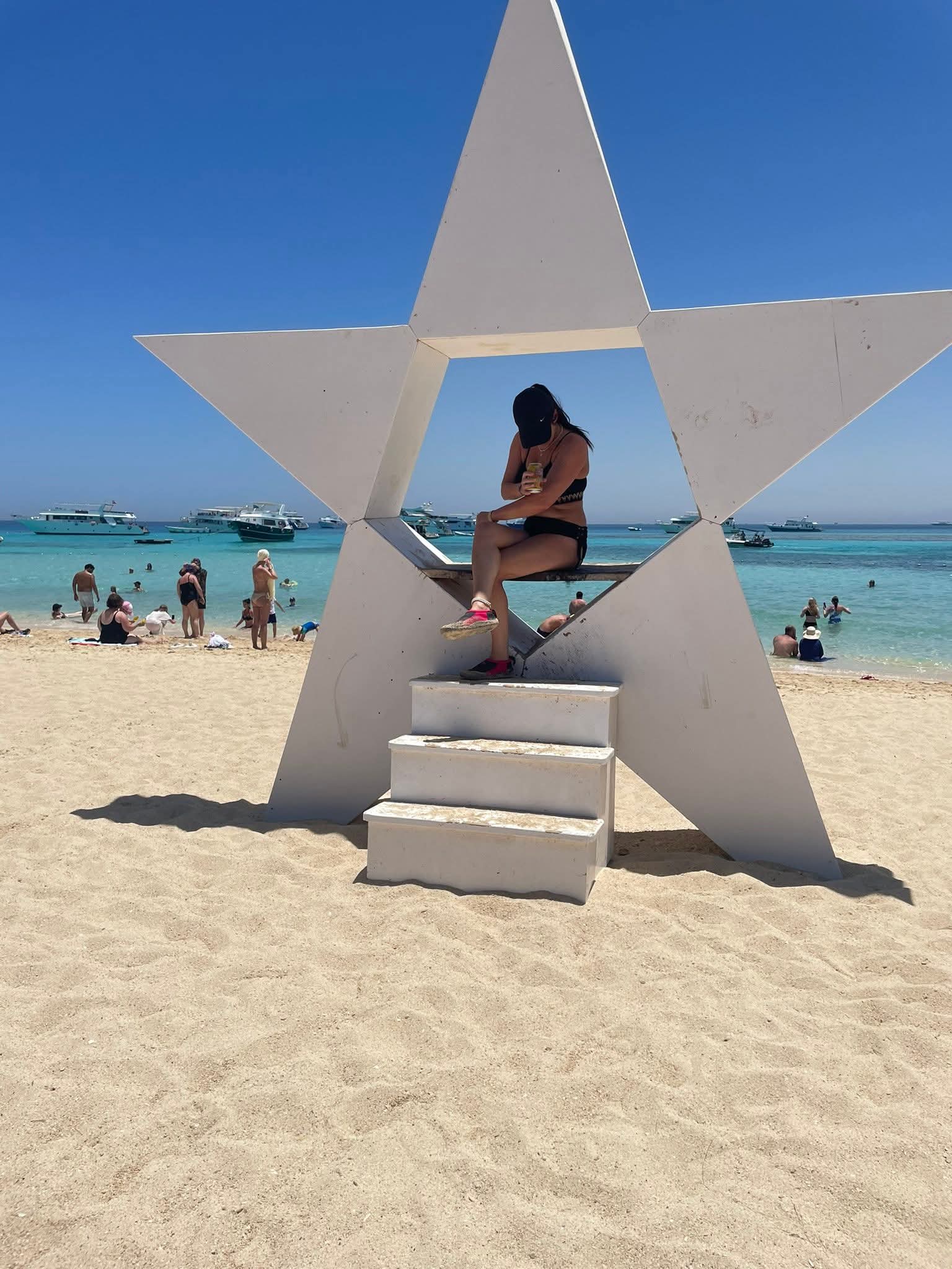 Hurghada: Excursie cu barca pe insula Hula Hula cu snorkeling și prânz