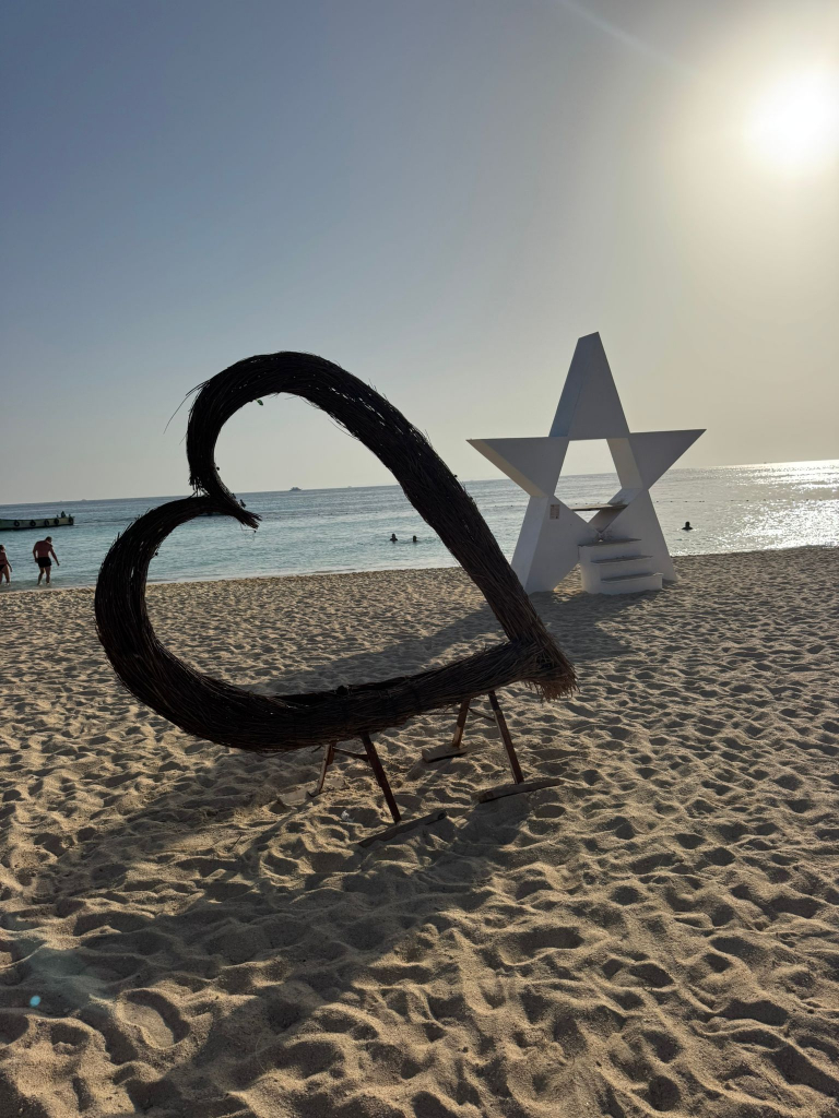 Hurghada: Excursie cu barca pe insula Hula Hula cu snorkeling și prânz