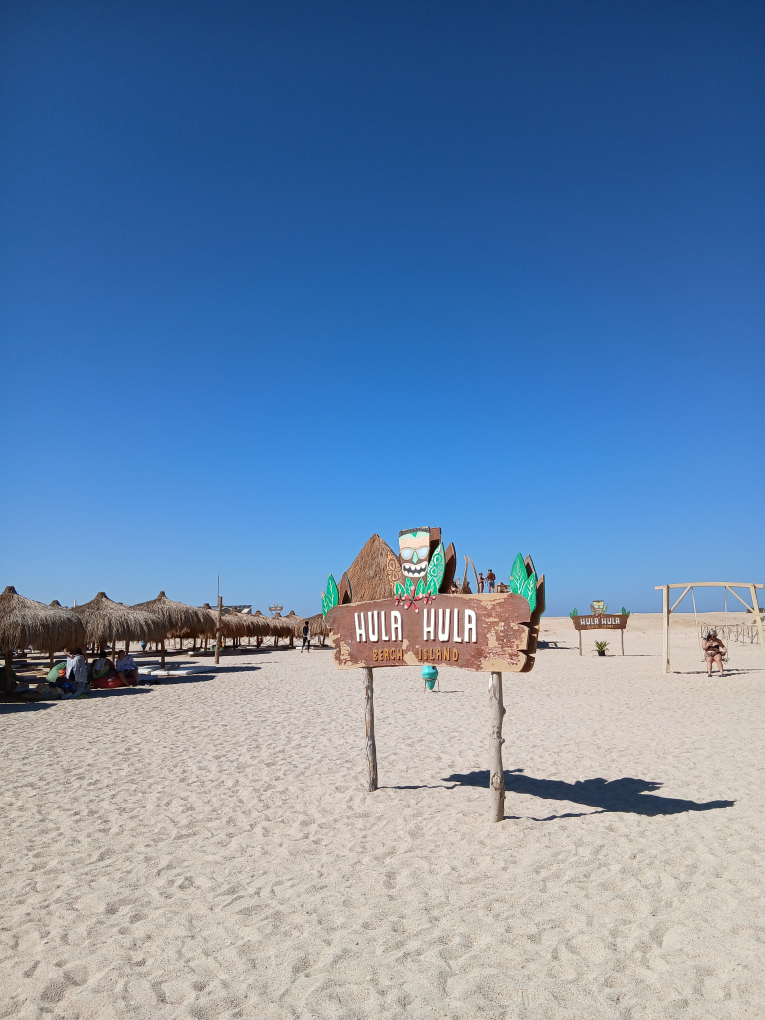 Hurghada: Excursie cu barca pe insula Hula Hula cu snorkeling și prânz